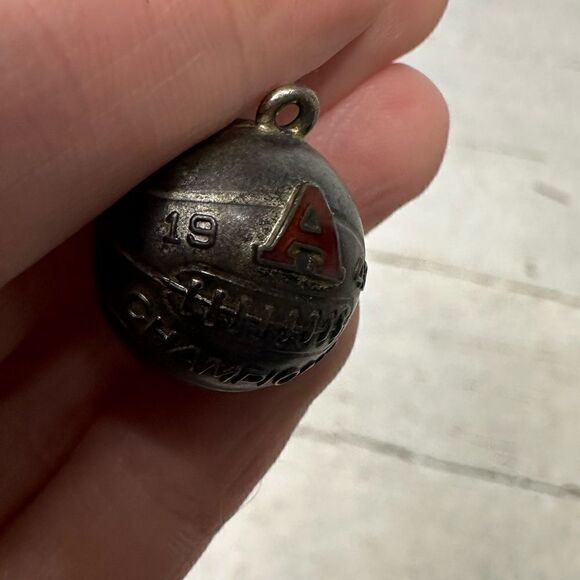 Vintage 1943 Champions Basketball Sterling Charm - Picture 5 of 5